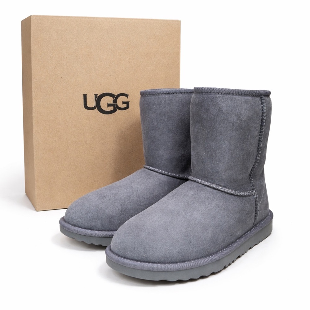 UGG Classic Short ll Grey Size 6 US